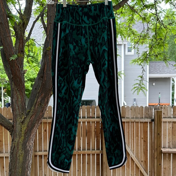 Pam & Gela Ocelot Curved Hem leggings tights green black size medium - Picture 7 of 16